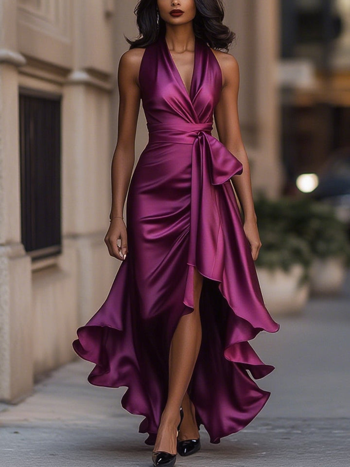Robe en satin drapée à la taille