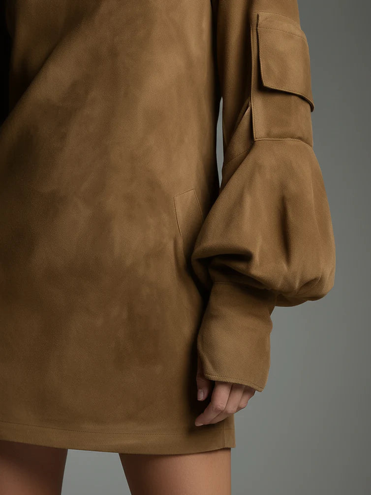 Robe effet daim à col roulé — Chic, douce & effortless