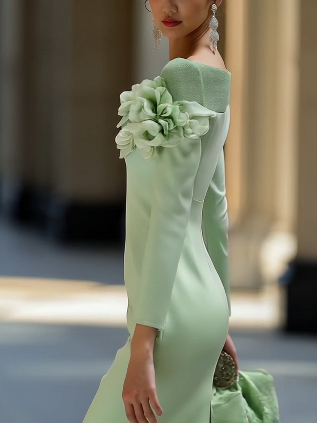 Robe de luxe épaules dénudées avec détails floraux